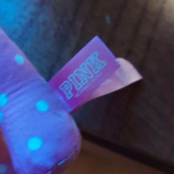 Free w/ the purchase of 2 or more items - Picture 5 of 5